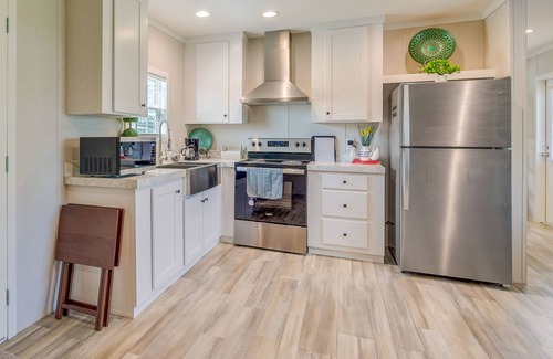 Brooksville House | Brooksville Home w/Fenced Yard - 14 Mi to Coast!