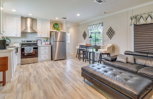 Brooksville House | Brooksville Home w/Fenced Yard - 14 Mi to Coast!