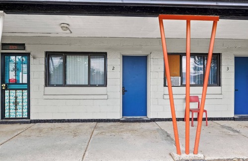 Riverview Apartment | Brownstown MI 1BR Apt w/ Sofa Bed and Bathtub