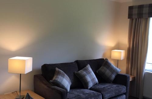 Stirling House | Bruce's Cottage