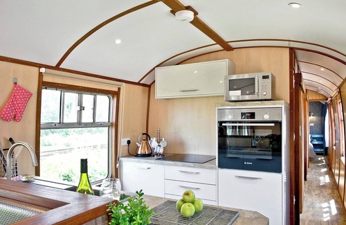 Dawlish Warren Ski Chalet | Brunel Boutique Railway Carriage 5