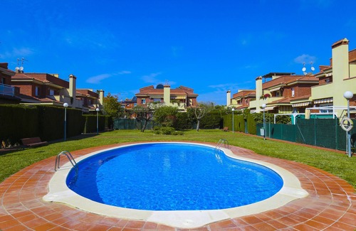 Cambrils Ski Chalet | BRUSELAS 2 Terraced House