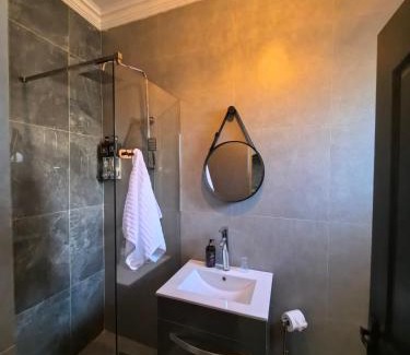 Greater Johannesburg Metropolitan Area Apartment | Bryanston Palms Accommodation