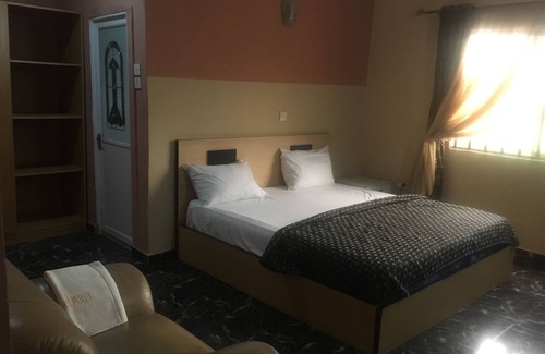 Sangotedo Hotel | Bucker's Palace Hotel