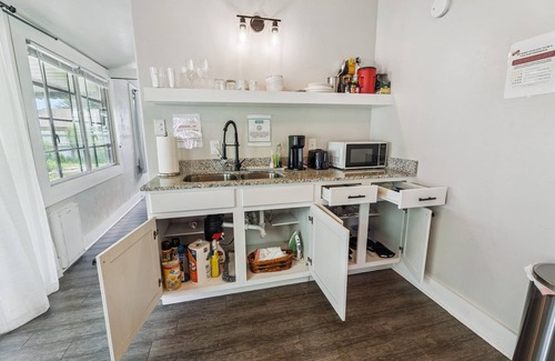 Midwest City Apartment | Budget 2BR | Near Tinker AFB | $1800/month #L2 | Full Kitchen