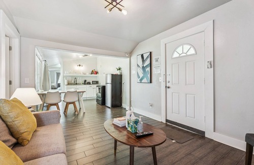 Midwest City Apartment | Budget 2BR | Near Tinker AFB | $1800/month #L2 | Full Kitchen