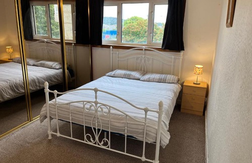 Ellemford Apartment | Budget flat by Saughton tram stop