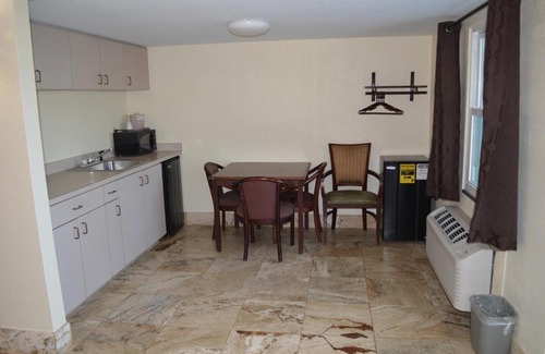 Winkler Hotel | Budget Inn