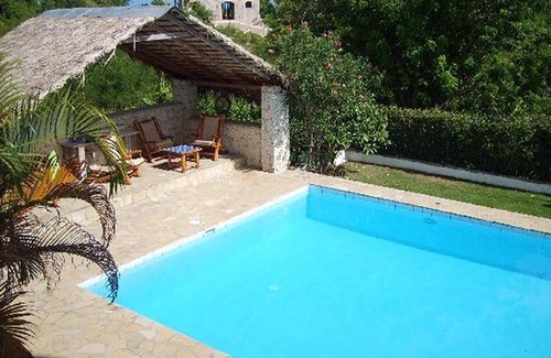 La Mulata Apartment | Budget room in Dominican house with pool