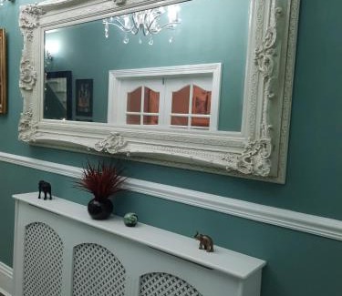 Leeds House | BUDGET ROOMS - 9 East Grange Drive