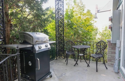 Allentown Apartment | Buffalo Nest - 2BR/WiFi/Full Kitchen/Grill/Patio