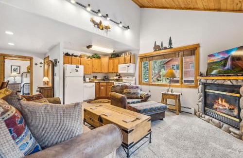 Fall River Estates Apartment | Bugle Pointe A01 by Estes Park Condos