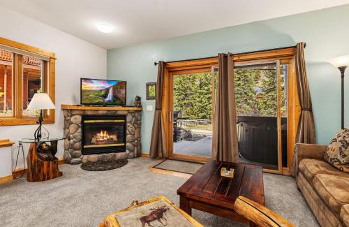 Fall River Estates Apartment | Bugle Pointe A02 by Estes Park Condos