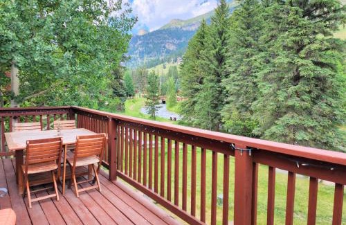 Fall River Estates Apartment | Bugle Pointe A04 by Estes Park Condos