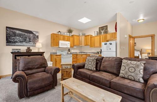 Fall River Estates Apartment | Bugle Pointe A13 by Estes Park Condos