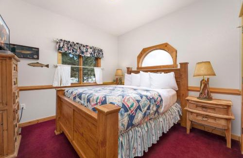 Fall River Estates Apartment | Bugle Pointe A16 by Estes Park Condos