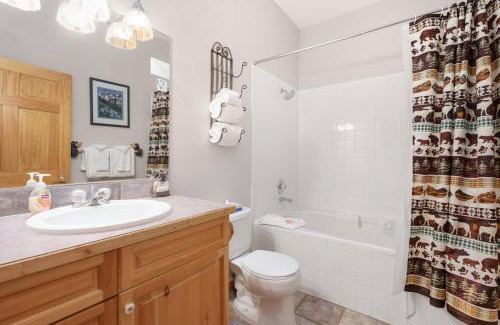 Fall River Estates Apartment | Bugle Pointe A16 by Estes Park Condos