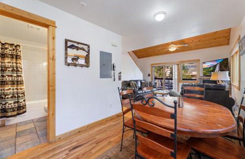 Fall River Estates Apartment | Bugle Pointe B11 by Estes Park Condos