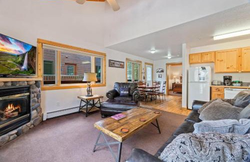 Fall River Estates Apartment | Bugle Pointe B11 by Estes Park Condos