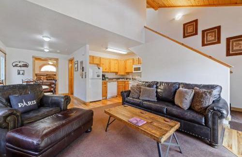 Fall River Estates Apartment | Bugle Pointe B11 by Estes Park Condos