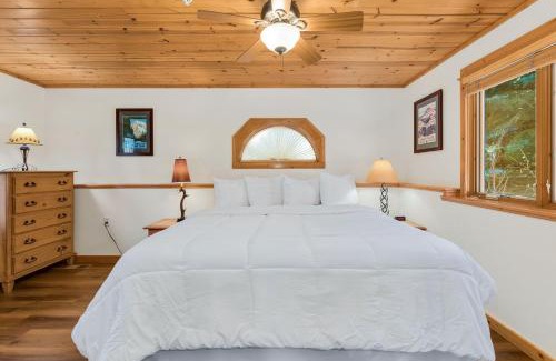 Fall River Estates Apartment | Bugle Pointe B20 by Estes Park Condos