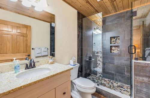 Fall River Estates Apartment | Bugle Pointe B20 by Estes Park Condos