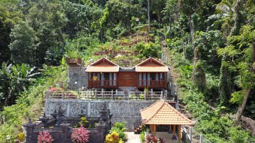 Tenganan Cabin | Bukit Kembang Sari