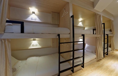 Tanjung Aru Hostel | BULATAN Hostel