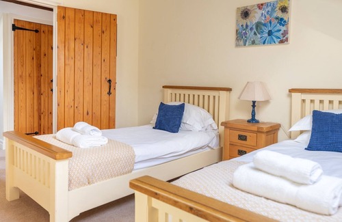 Graythwaite Apartment | Bull Pen - Five Bedroom Apartment, Sleeps 10