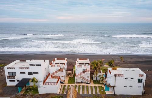 El Paredon House | BungaLoose Casa Pipeline Oceanfront