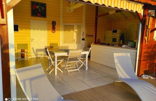 Pointe-Noire House | Bungalow Alnamaka : vue mer - piscine - plage à 5mn