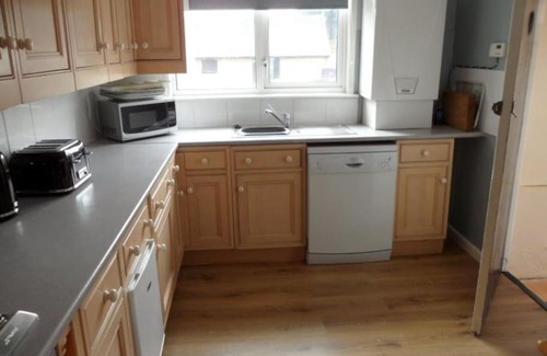 Trowbridge House | Bungalow in lovely setting.Ten minutes to Longleat