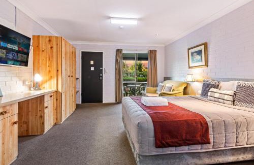 Lake Albert Hotel | Burringa Garden Motel