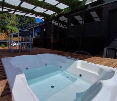 Fraijanes Apartment | BusHotel Poás con Jacuzzi y Chimenea