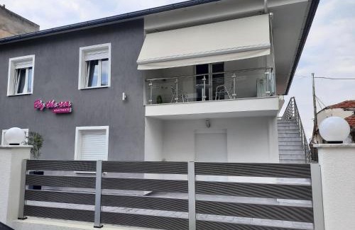 Perea Apartment | By the sea