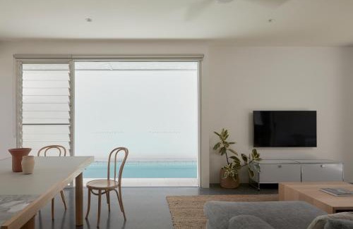 Byron Bay Apartment | Byron Bay Accom - North Beach Houses 44 Bayshore Drive - No pool in studio