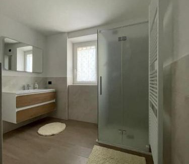 Costa Volpino Apartment | Cà de Qualì
