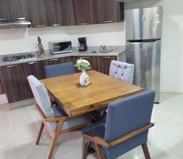 San Juan de Dios Apartment | Céntrico, con alberca y estacionamiento
