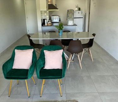 Luque Apartment | Cómodo apartamento nuevo, zona aeropuerto!