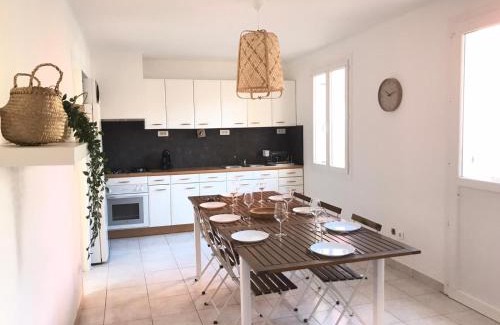 Valras-Plage Apartment | Cœur de Valras, Mer à 400m - Piscine Privée - Clim