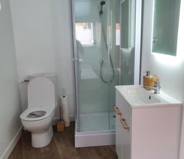 Valras-Plage Apartment | Cœur de Valras, Mer à 400m - Piscine Privée - Clim