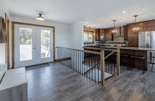 Petite-Riviere-Saint-Francois House | Hôtel à la maison - L'Archibald, spa et montagne!