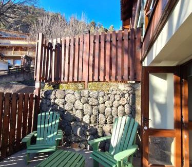 Lanin National Park Ski Chalet | Cabaña Amancay, comodidad y tranquilidad a pasos del centro - Ayres del Bosque Alojamientos