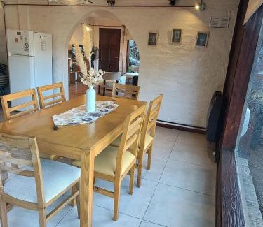 San Martin de los Andes House | Cabaña con parrilla y 2 baños completos - AlquilaMiCasa