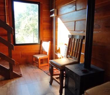 Villa General Belgrano Ski Chalet | Cabaña de quebracho de dos pisos