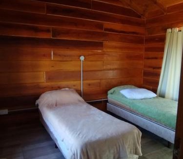 Villa General Belgrano Ski Chalet | Cabaña de quebracho de dos pisos