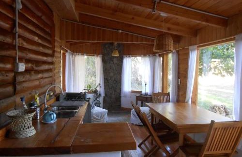 Lago Puelo Apartment | Cabaña La Confluencia, a metros del Río Quemquemtreu y del Río Azul