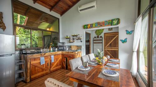 Penas Blancas House | Cabañas Caeli, El Congo, La Fortuna Rainforest Glass Cabin w Suite