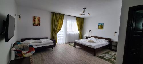 Rasnov Cabin | Cabana Floare de Colt 2
