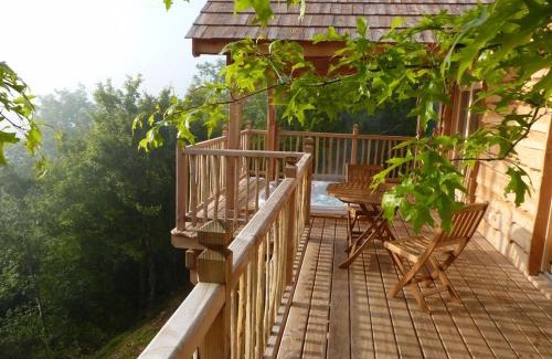 Salignac-Eyvignes Bed & Breakfast | Cabane-hobbit de Samsaget